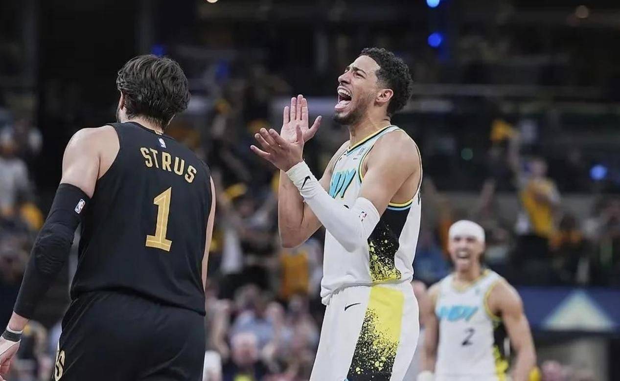 米兰官方网站 -包含里程碑夜印第安纳步行者复出首秀，CBA常规赛集结日刷纪录，信心回归，数据趋势出现新变化的词条